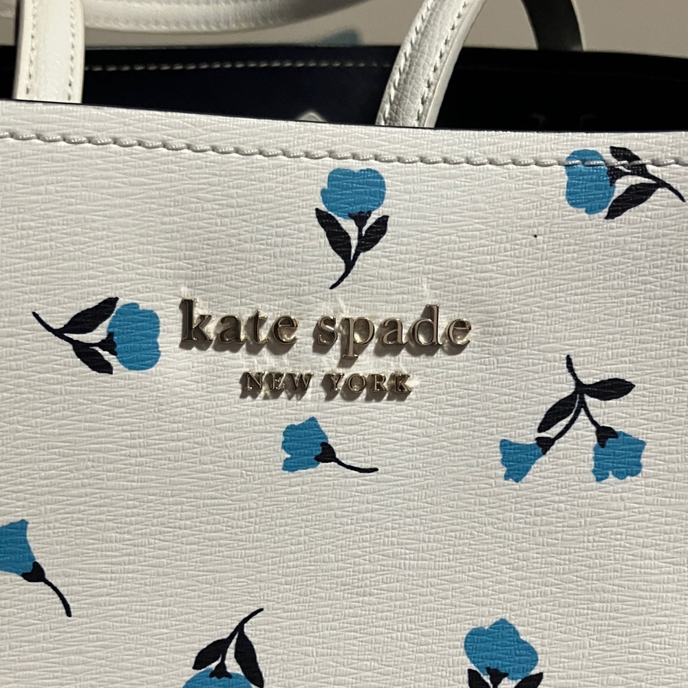 Kate Spade White Tote with Blue Floral Design with free gift - Picture 9 of 12
